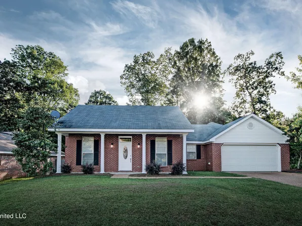 1051 Spanish Oak Dr, Pearl, MS 39208