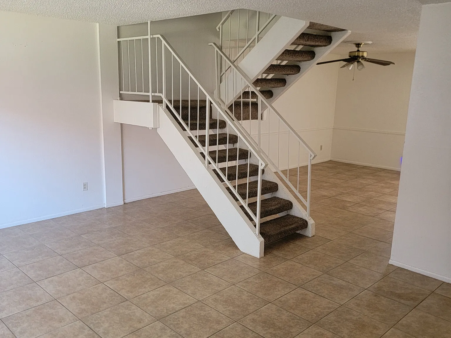 4 bed, 2.5 bath, 1656 sqft, $1,750 — Photo 3