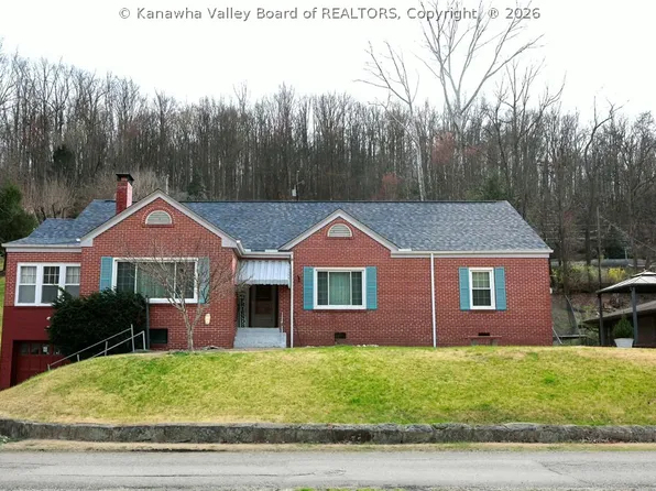624 Kanawha Ave E, Clendenin, WV 25045