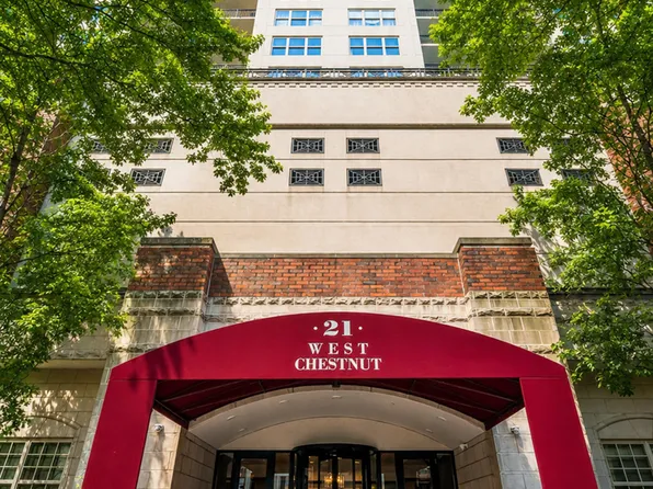 21 W Chestnut St #1306, Chicago, IL 60611