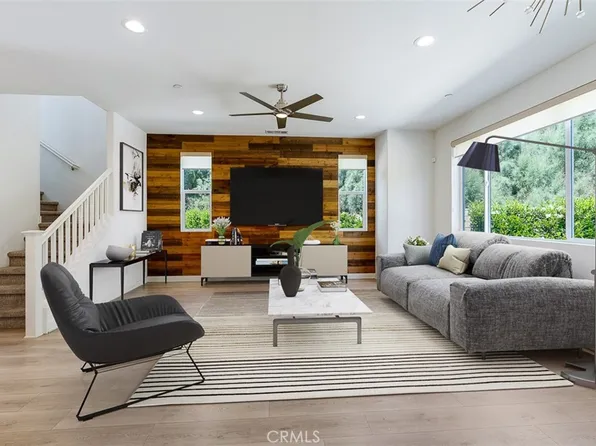 23237 W Canterbury Way, West Hills, CA 91307