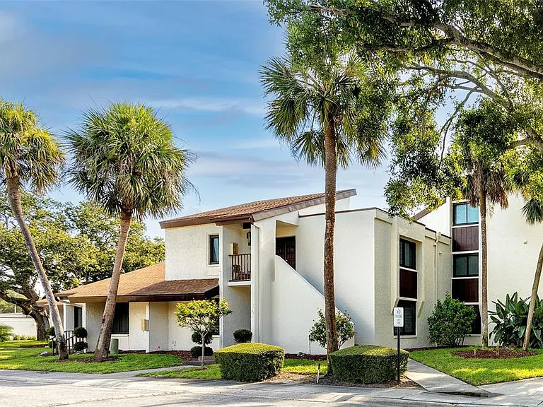 2207 Belleair Rd #B4 — Photo 1