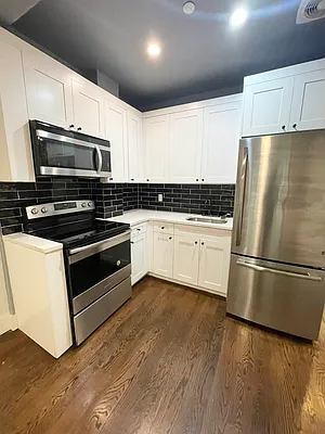 Rented by Delmark Realty LLC | media 18