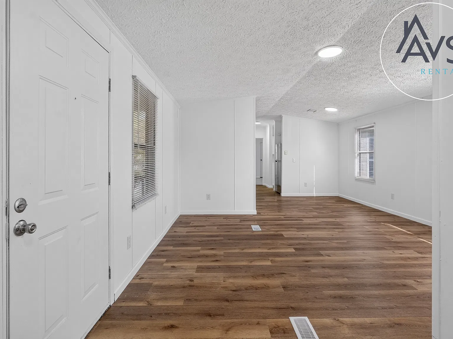 3 bed, 2.5 bath, 1250 sqft, $1,895 — Photo 3