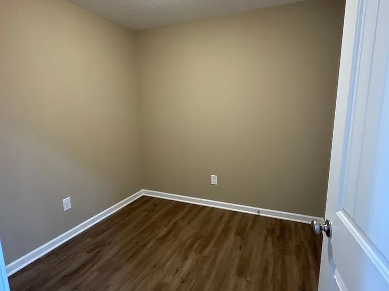 517 Weaver St #5 — Photo 5