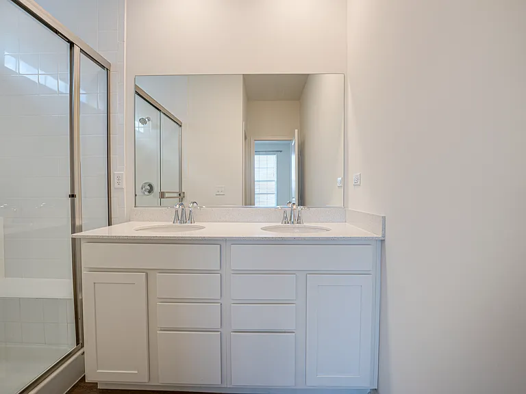 2939 Showplace Dr — Photo 23