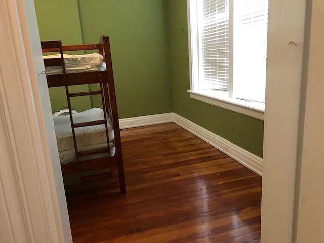 4404 Franklin Ave — Photo 17
