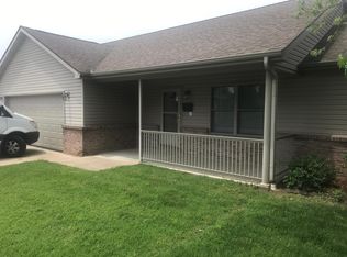 2206 Bloomfield Rd, Cape Girardeau, MO 63703