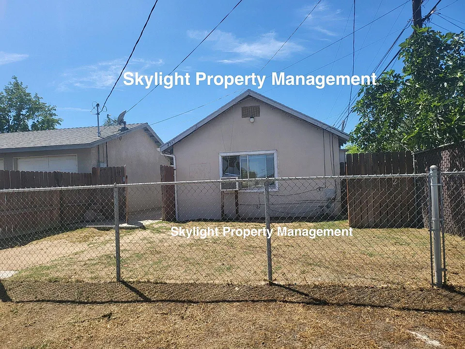 2545 N Del Mar Ave