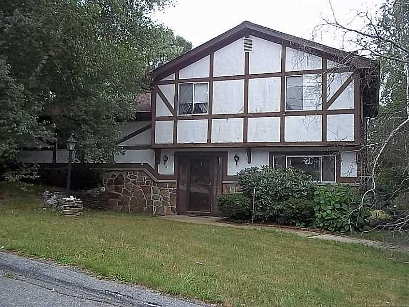 1st image of 18 E Park St