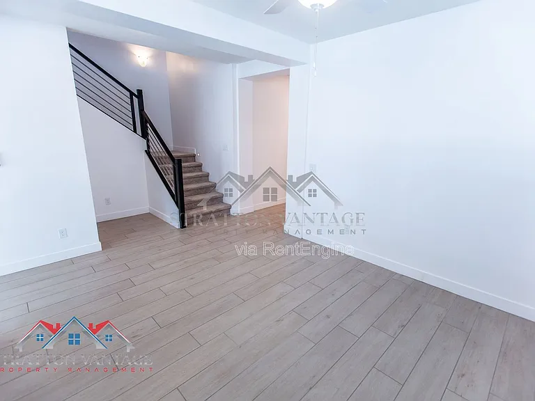 15075 W McKinley St — Photo 13