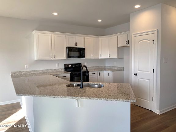3rd image of 315 Peppercorn Way