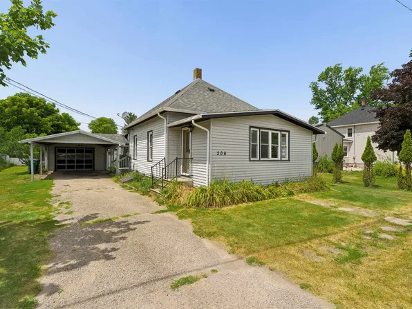 206 Steger St, Redgranite, WI 54970