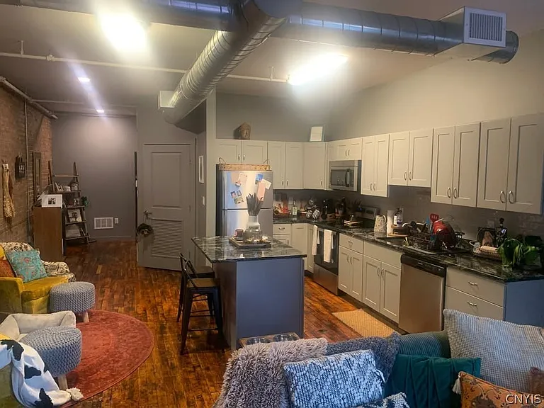 415 S Clinton St #205 — Photo 4