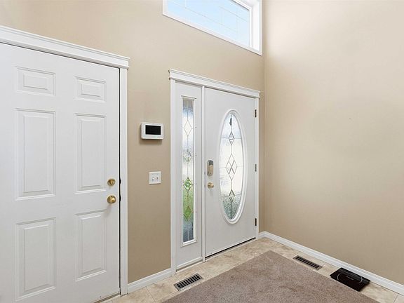 5th image of 98 Orchid Cres