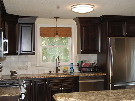 4th image of 12 Partridge Cir