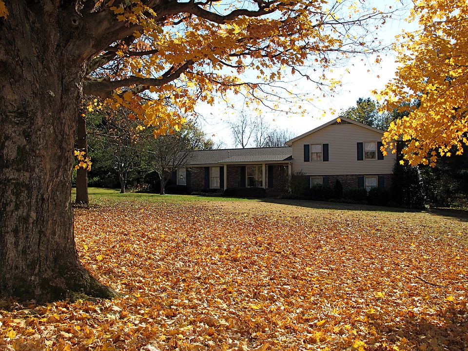 1st image of 805 Cumberland Hills Dr