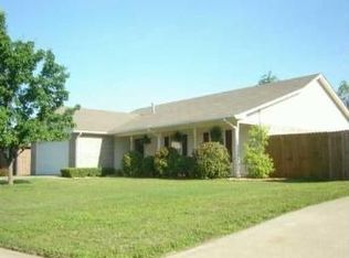 859 Robin Hood Ct, Springdale, AR 72764