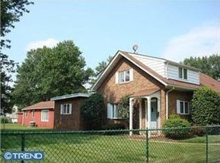 153 W Cedar Ave, Oaklyn, NJ 08107