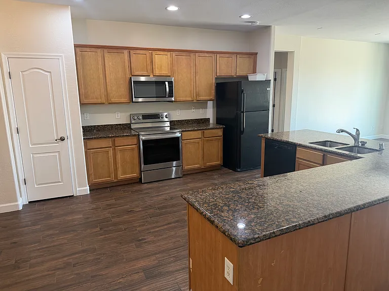 7303 W Donner Dr — Photo 18