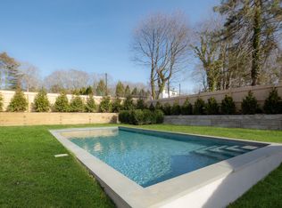 195 Little Fresh Pond Rd, Southampton, NY 11968
