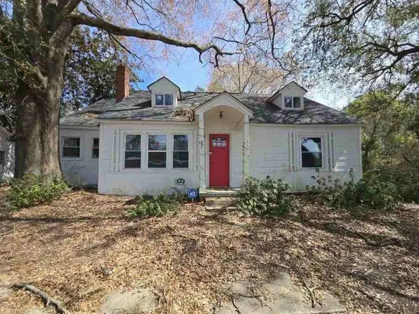 901 Cedar Creek Rd, Fayetteville, NC 28312