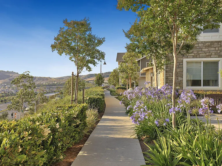 Sendero Gateway Apartment Homes — Photo 4
