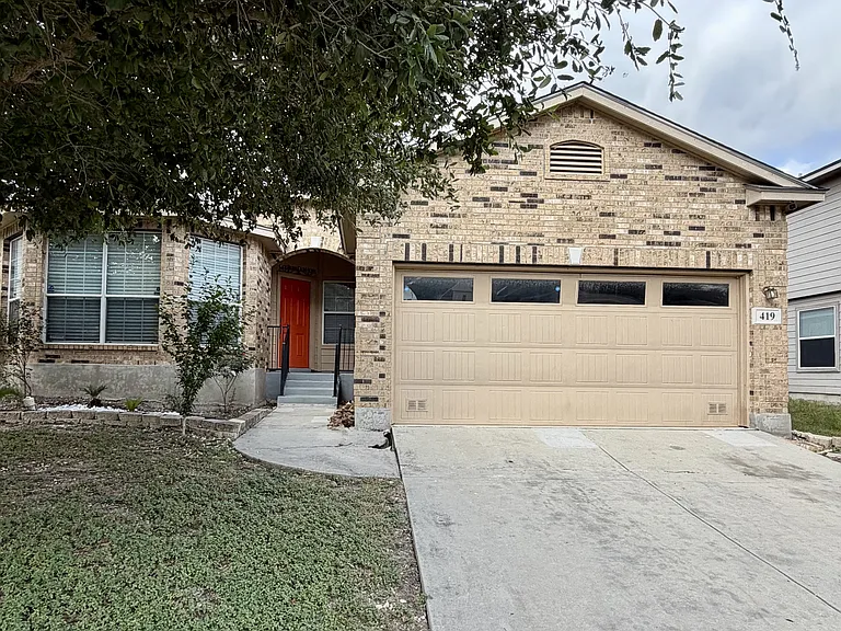 419 Dolly Dr — Photo 2
