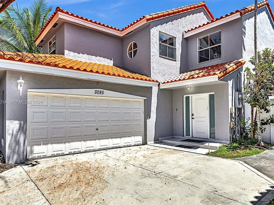 3085 N 36th Ave