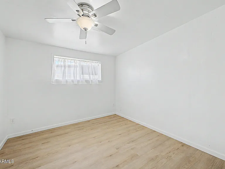 2038 E Lemon St — Photo 17
