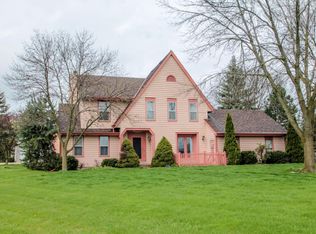 N76W15839 Countryside Dr, Menomonee Falls, WI 53051