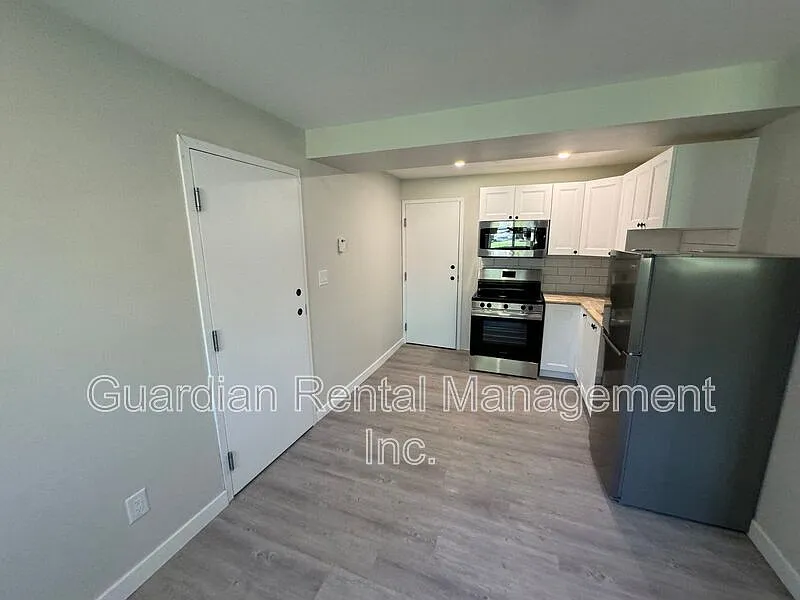 Studio, 1.0 bath, 350 sqft, $1,650 — Photo 2