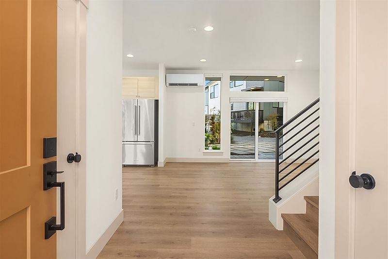 3rd image of 3003 S Dakota Street