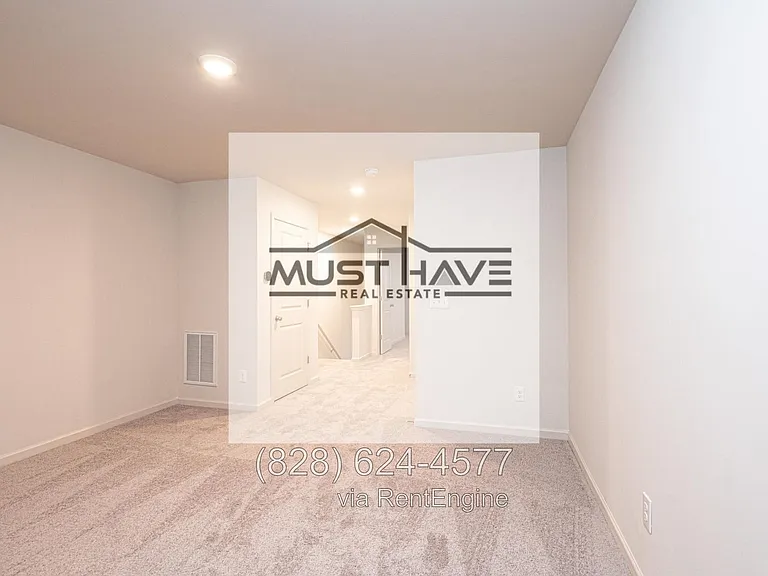 1942 Tranquility Cir #B — Photo 9