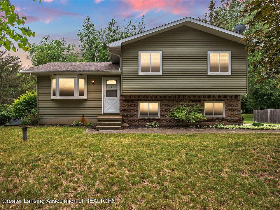 1st image of 10213 Blackberry Ln