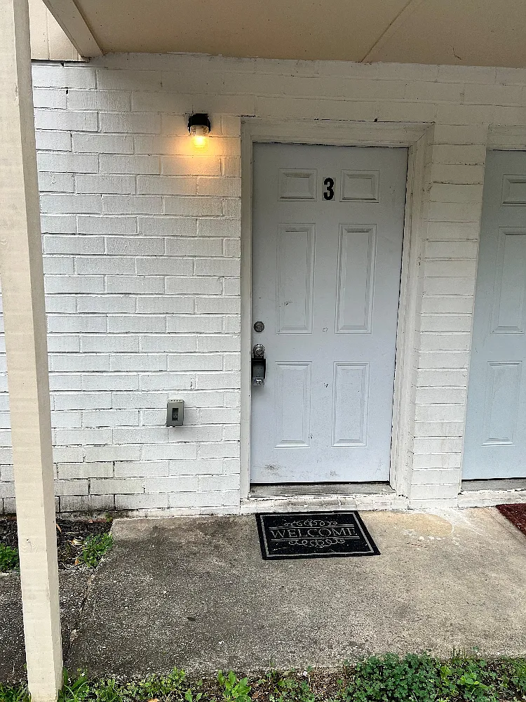 2445 Lowe St — Photo 2