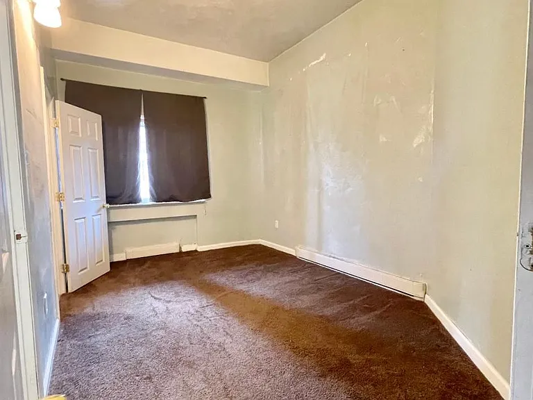 3327 Ward St — Photo 4