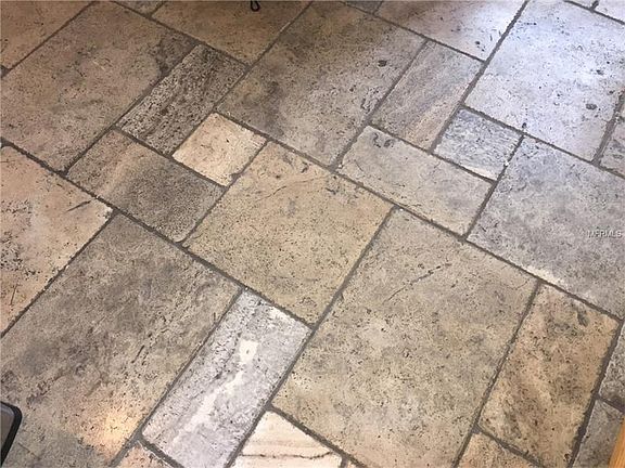 5th image of 10777 Oak Glen Cir