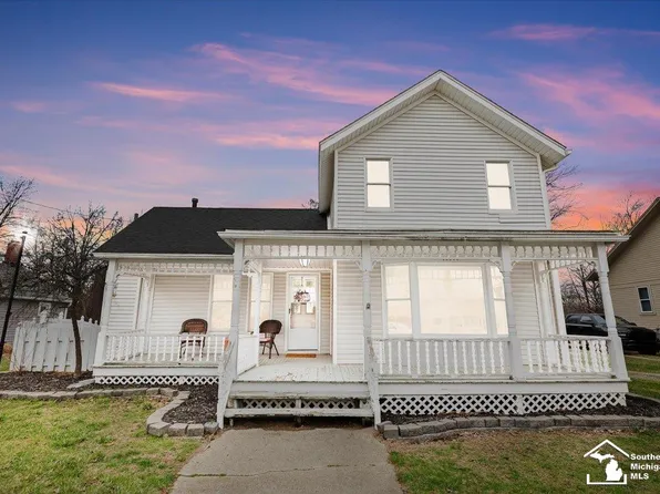 28203 Waltz Rd, New Boston, MI 48164
