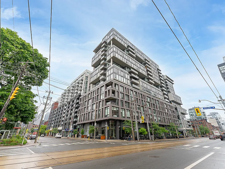 525 Adelaide St W — Photo 27