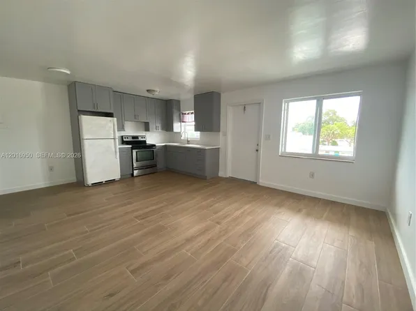 7011 Pembroke Rd #202, Hollywood, FL 33023