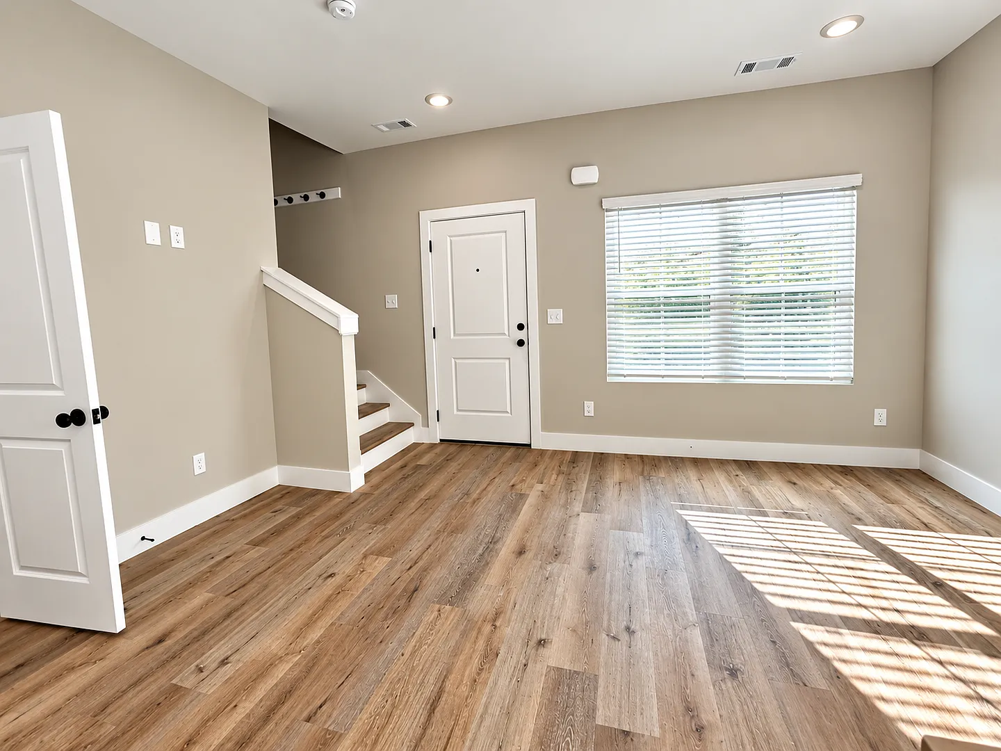 Newer 2 Bedroom 1.5 Bath home — Photo 4