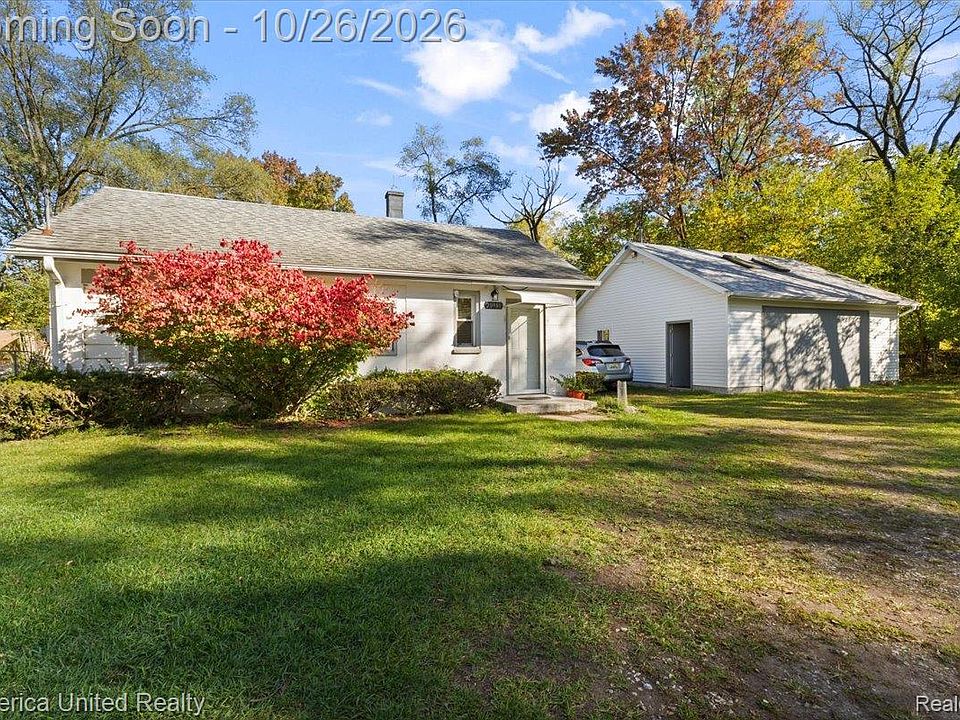 20980 Van Buren St, photo 2