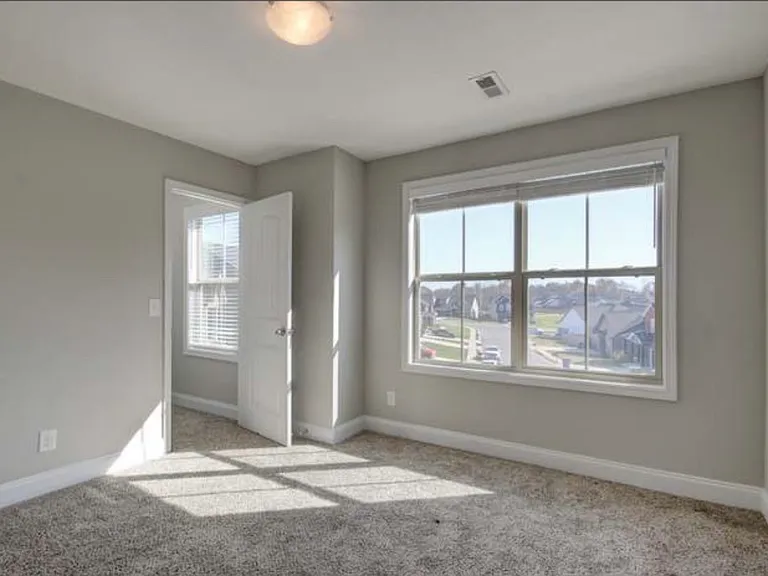 212 Eagles Talon Ct — Photo 18