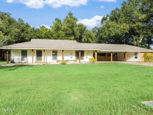 120 Roxanne Dr, Youngsville, LA 70592