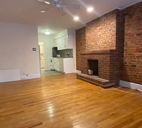 2nd image of 125 E 71st St APT 1A