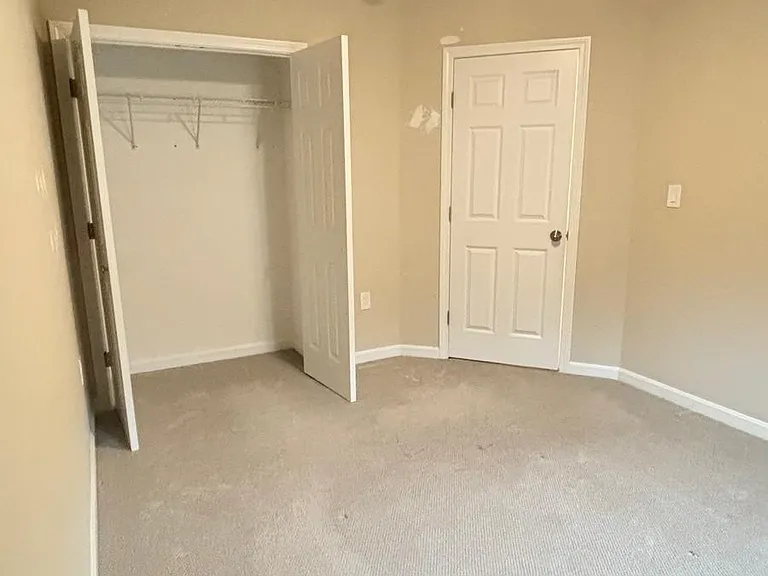30 Forest Ave — Photo 6