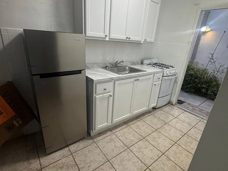 7300 Harding Ave #6