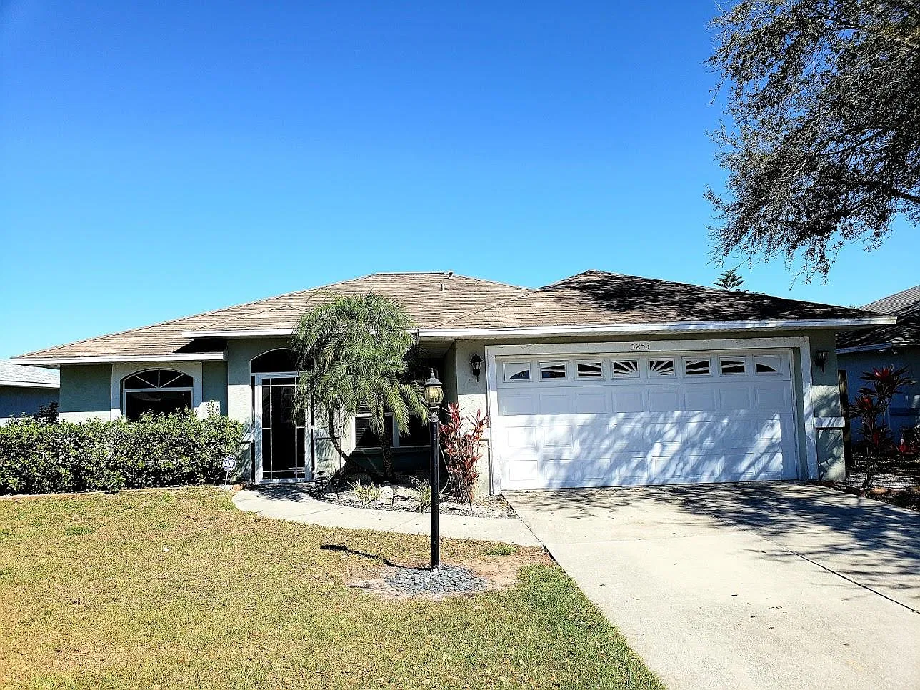 5253 Old Ashwood Dr — Photo 1