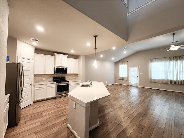 10714 Cliffs View Dr — Photo 8
